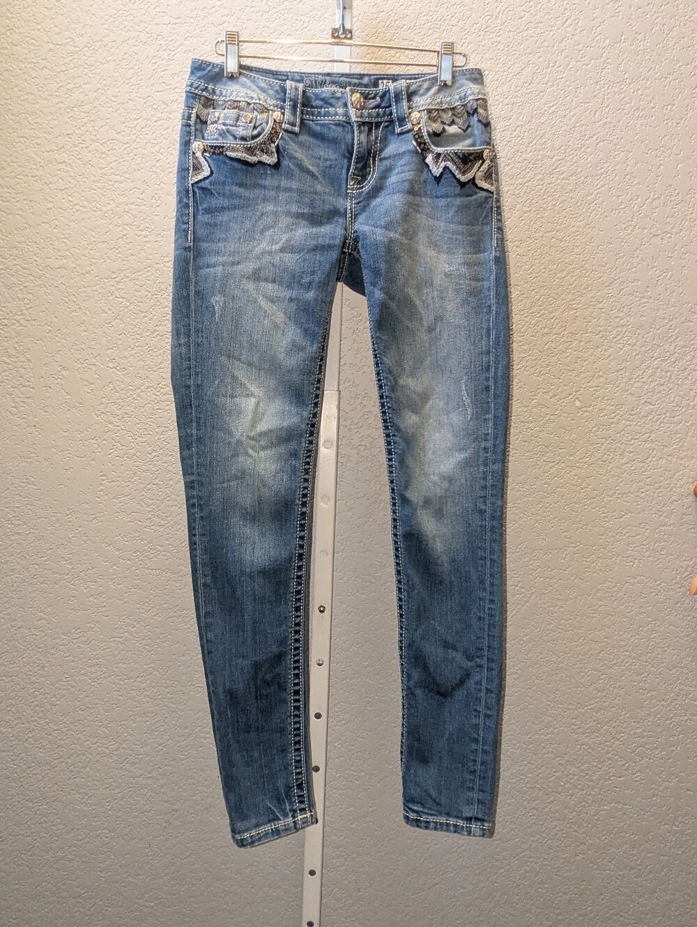 Miss Me Mid Rise Skinny Jeans Size 25 Embroidered Geometric Pocket Blue Denim